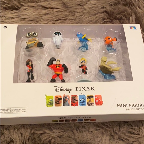 NEW Disney Pixar 8pc mini figurines gift set - Picture 1 of 5